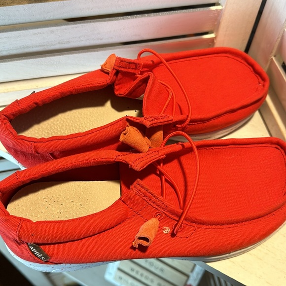 Apres Red Canvas Loafers - Picture 3 of 6